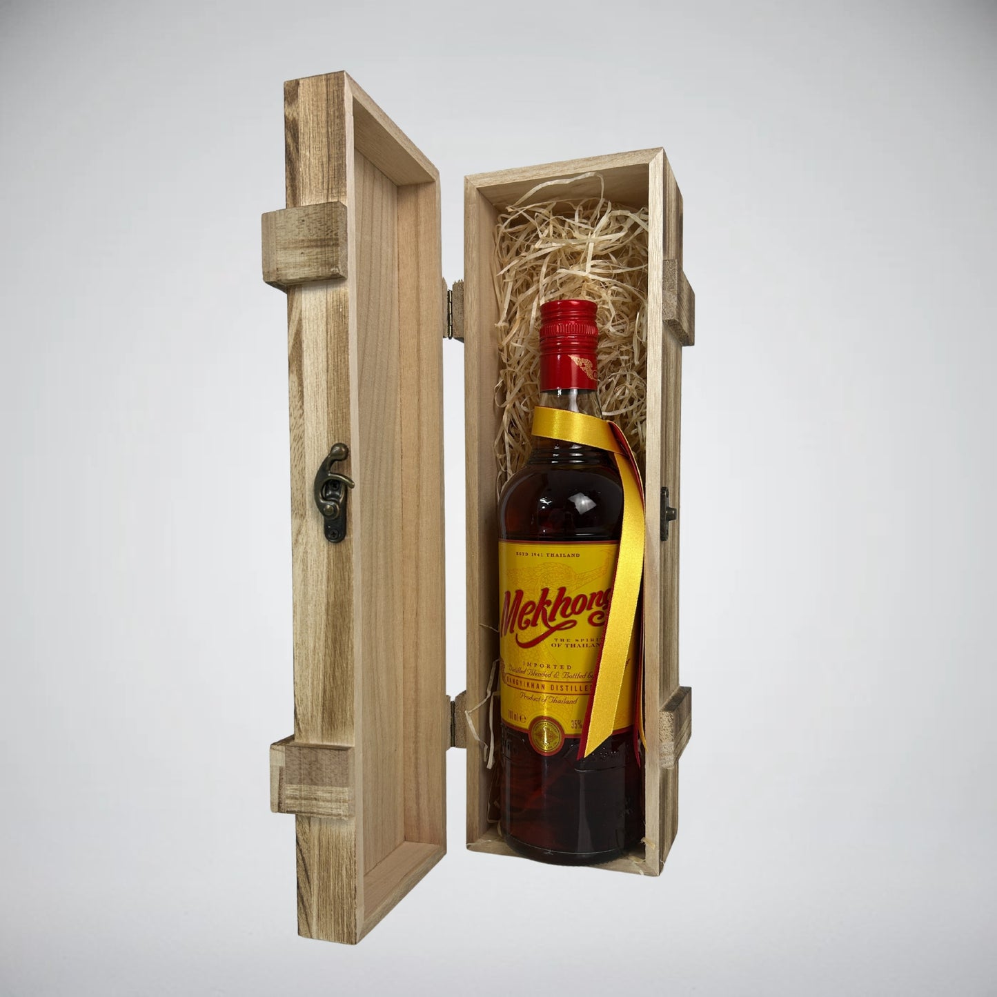 Mekhong 700ml in edler Holzkiste