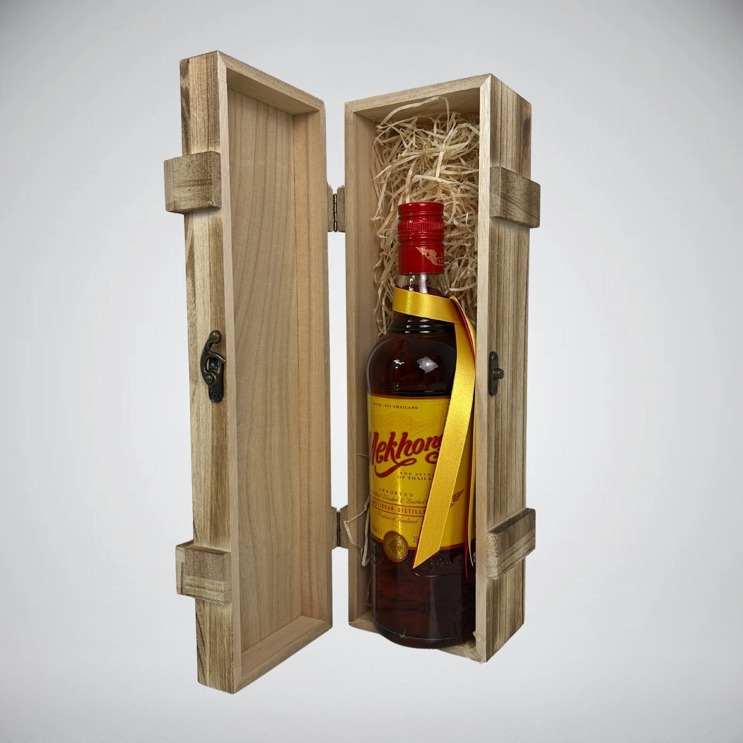 Mekhong 700ml in edler Holzkiste