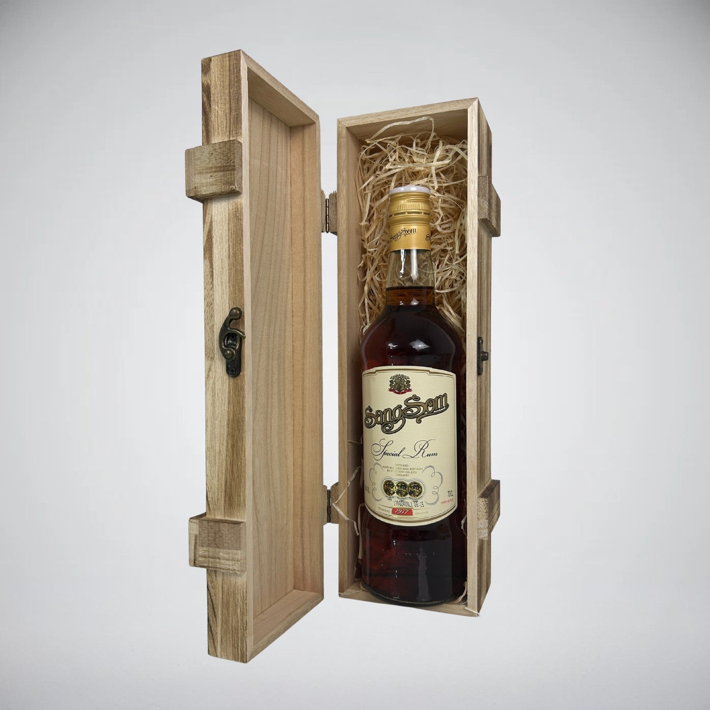 SangSom 700ml in edler Holzkiste